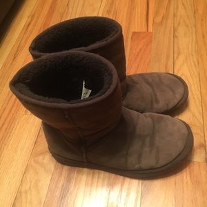 Short brown Uggs
